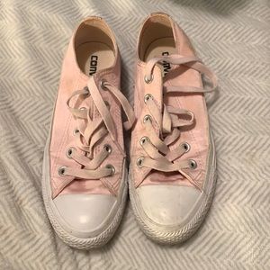 Light pink converse